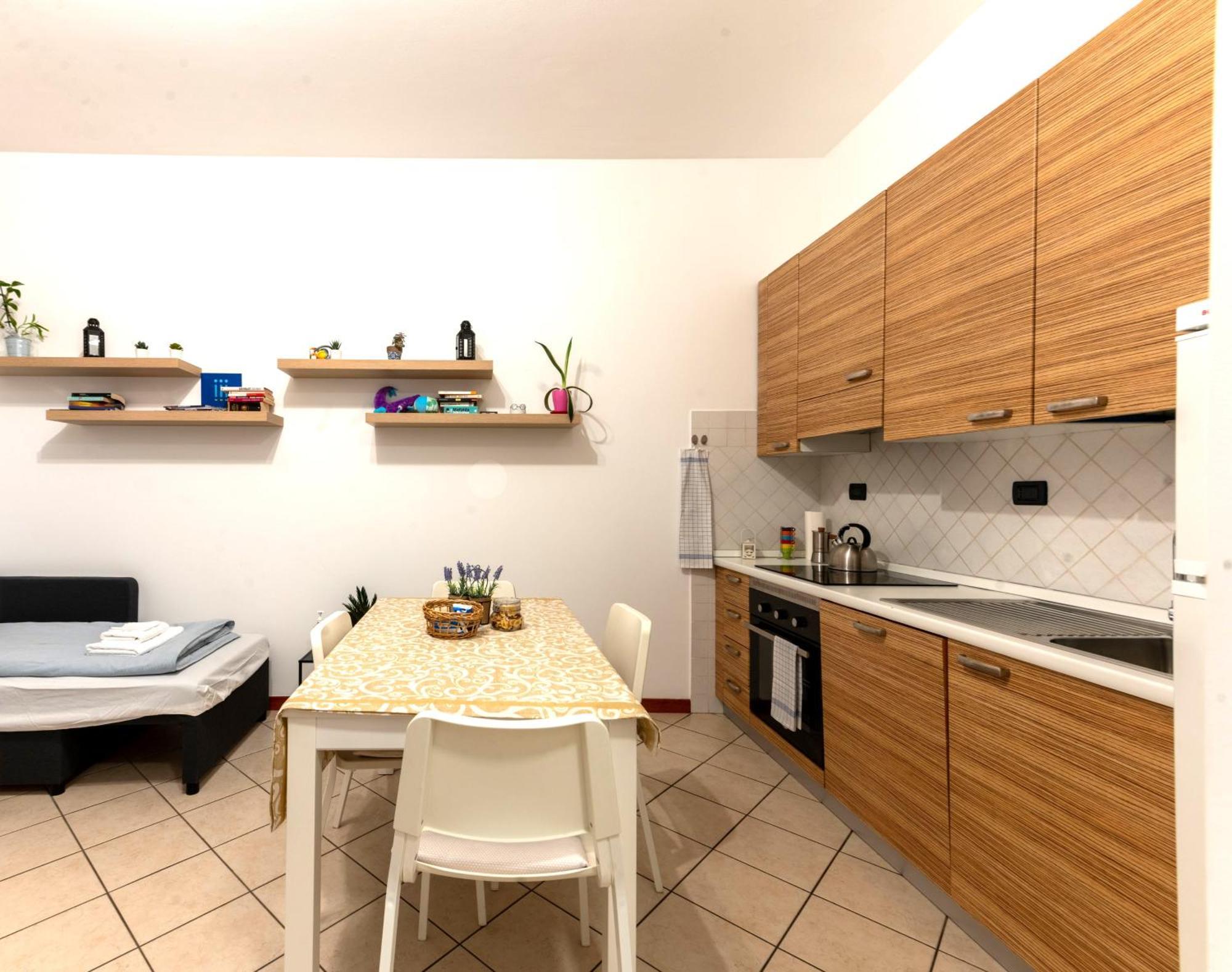Holiday Apartment - Brescia Centro - Parcheggio Privato Luaran gambar