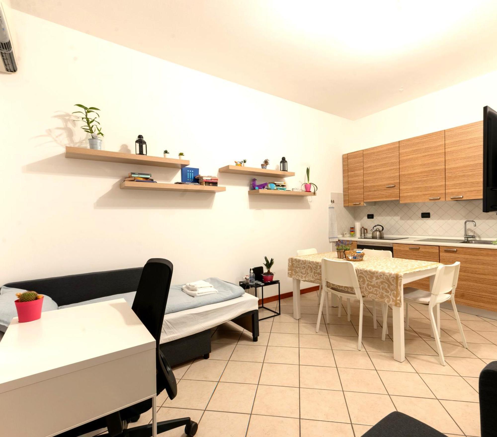 Holiday Apartment - Brescia Centro - Parcheggio Privato Luaran gambar